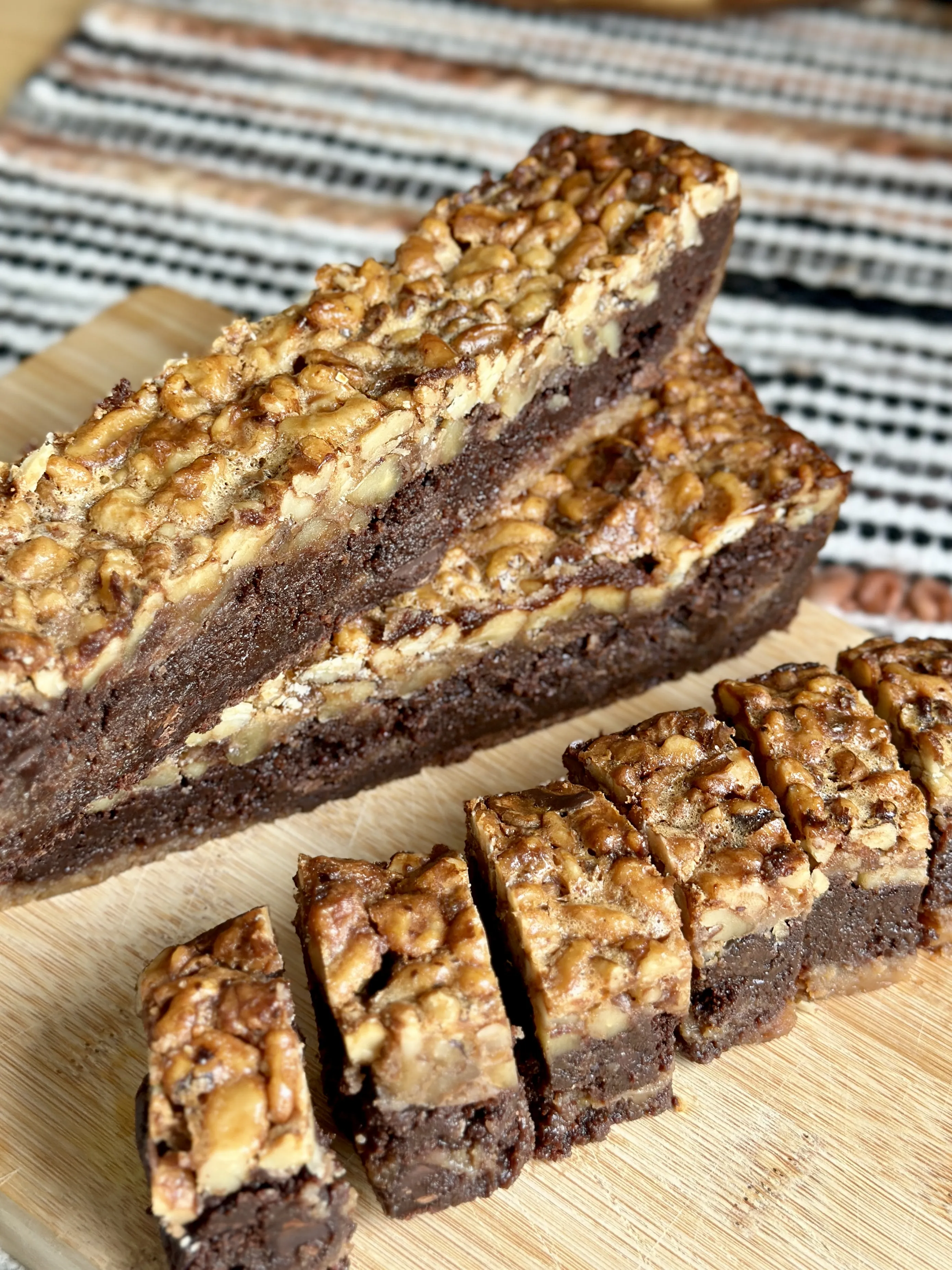 Walnut Brownie Pie Bar