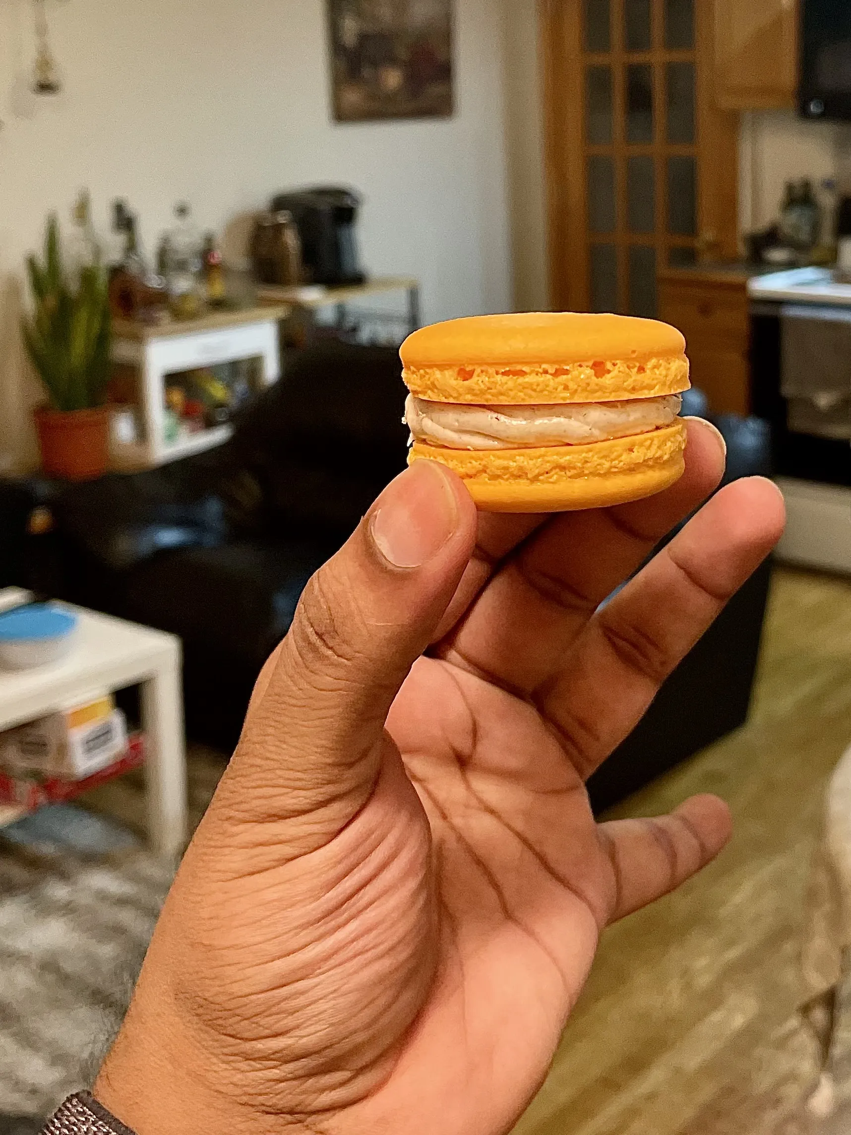 Cinnamon Cream Cheese and Dulce de Leche Macaron