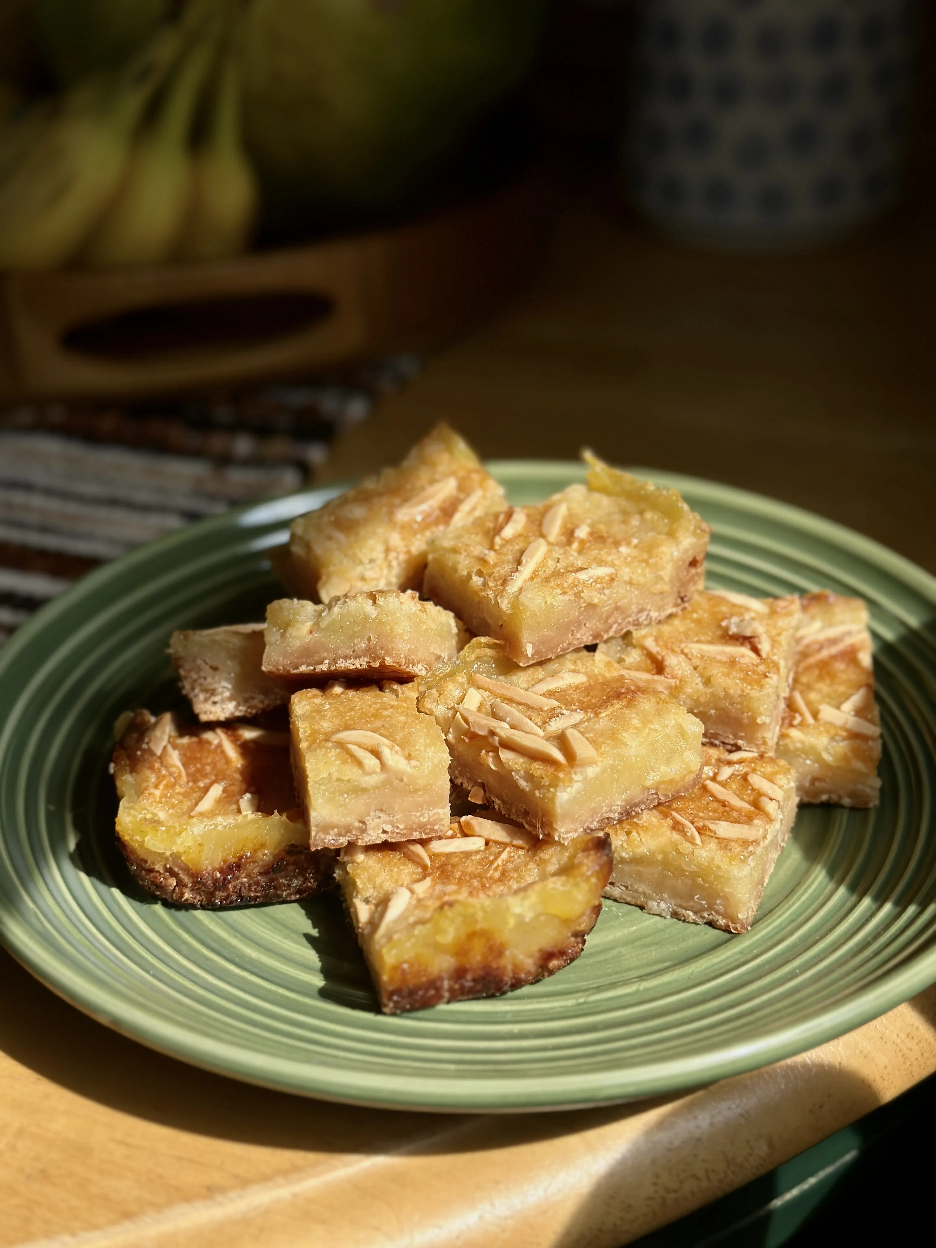 Pineapple Bars with Almonds